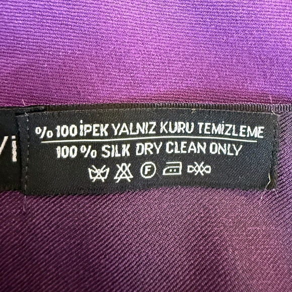 Ipekevi 100% Silk Purple Shawl 🇹🇷 | Luxurious Satin Wrap with Fringe - Picture 8 of 9